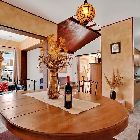 Villa Elisa With Pool Two Bedrooms For 4 Persons *