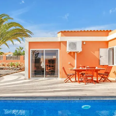 Villa Elisa With Pool Two Bedrooms For 4 Persons Parque Holandes